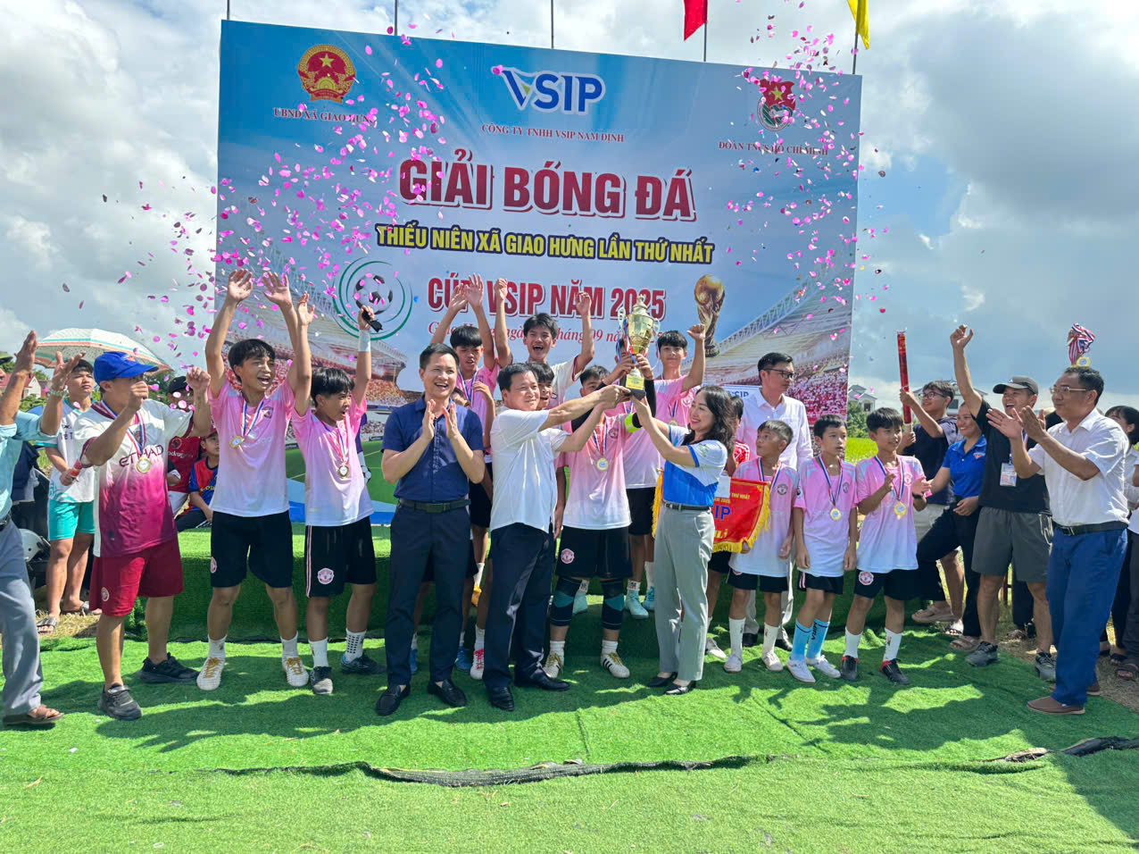 Giao Hưng tổ chức Bế mạc giải bóng đá thiếu niên nhi đồng lần thứ nhất cúp VSIP năm 2025