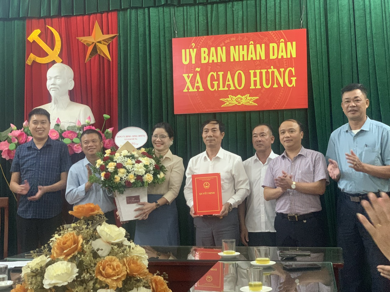 Xã Giao Hưng công bố quyết định thành lập hội doanh nghiệp nhân ngày doanh nhân Việt Nam 13/10